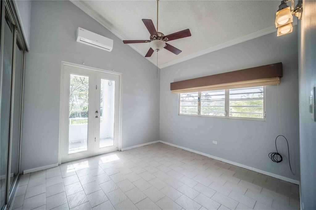 En Venta: $1,375,000 (3 camas, 3 baños, 2236 Pies cuadrados)