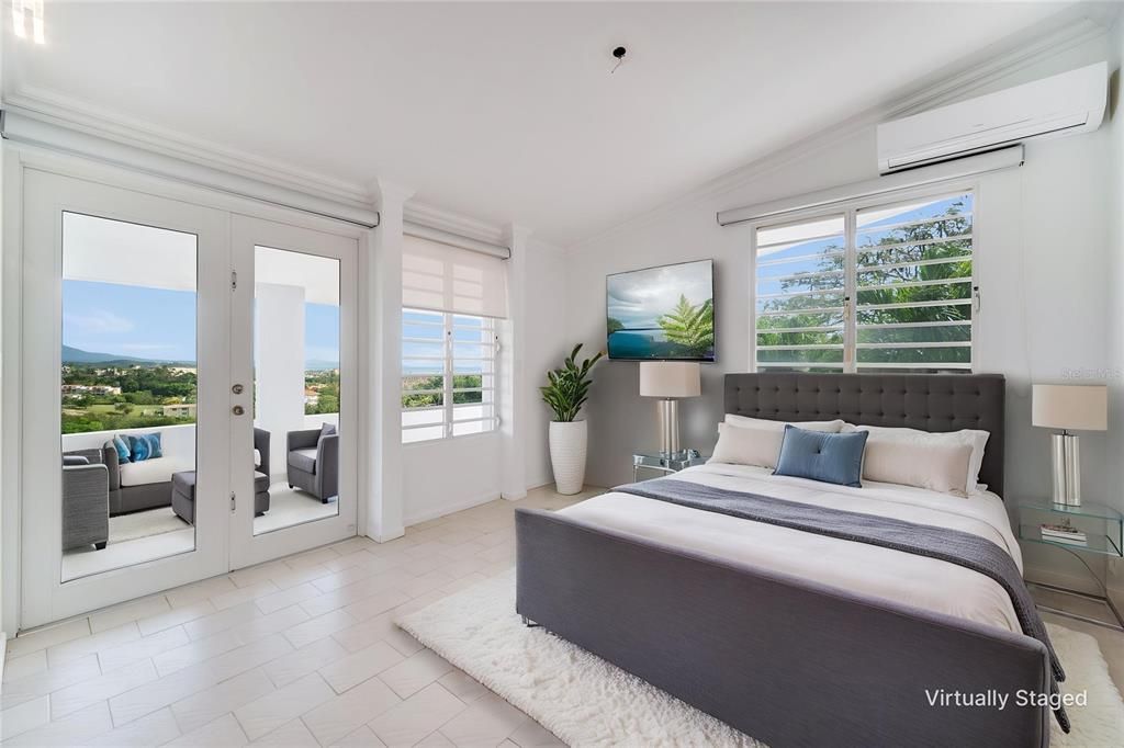 En Venta: $1,375,000 (3 camas, 3 baños, 2236 Pies cuadrados)