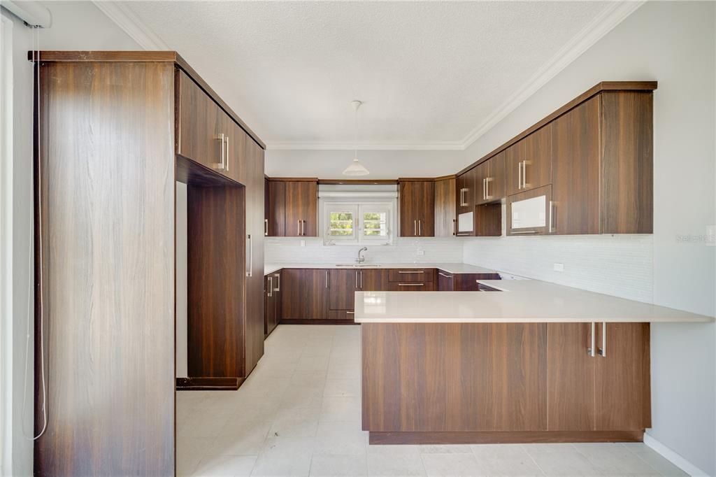 En Venta: $1,375,000 (3 camas, 3 baños, 2236 Pies cuadrados)