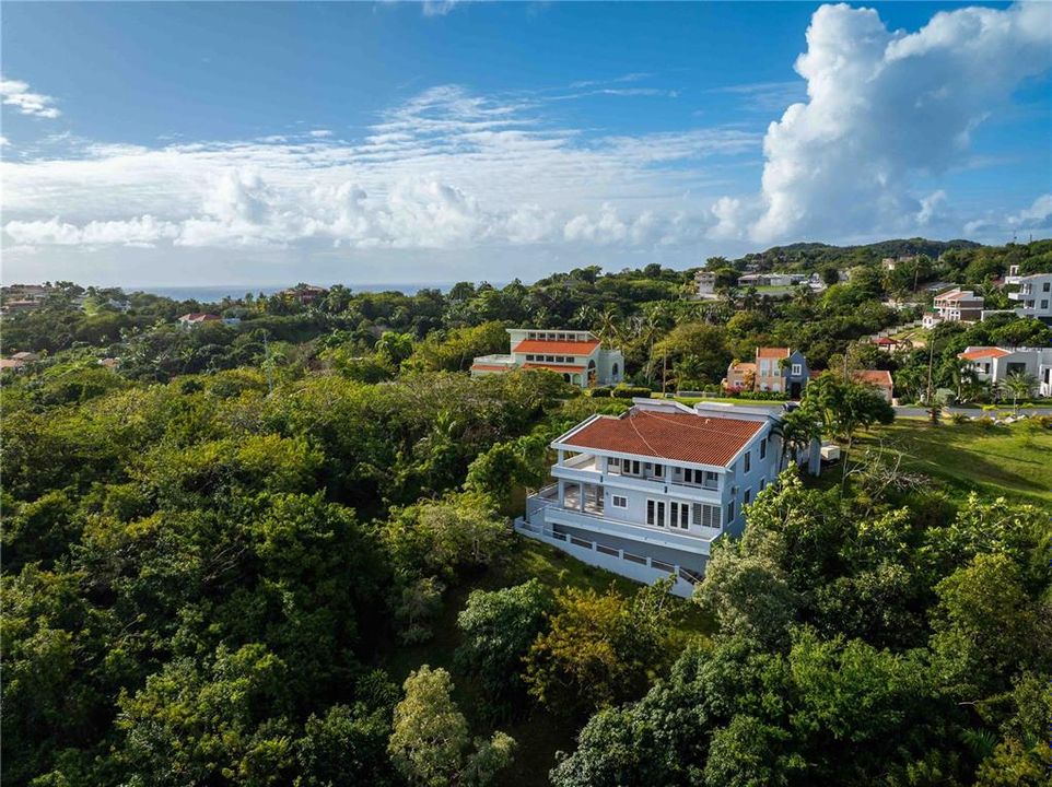 En Venta: $1,375,000 (3 camas, 3 baños, 2236 Pies cuadrados)