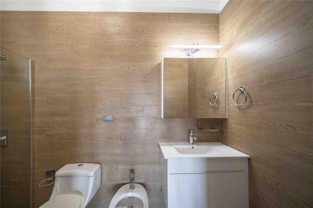 En Venta: $1,375,000 (3 camas, 3 baños, 2236 Pies cuadrados)