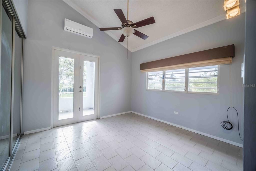 En Venta: $1,375,000 (3 camas, 3 baños, 2236 Pies cuadrados)