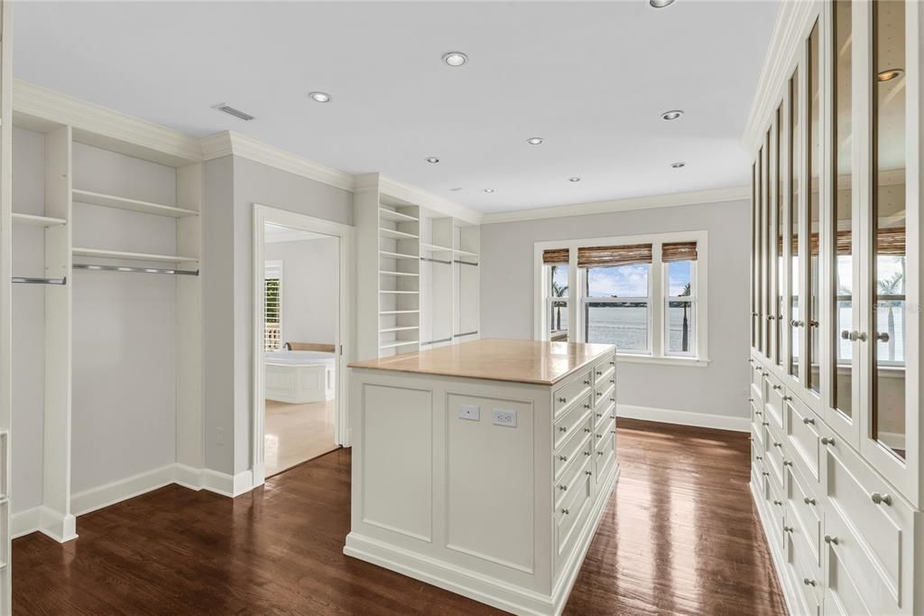 En Venta: $7,900,000 (5 camas, 5 baños, 5769 Pies cuadrados)