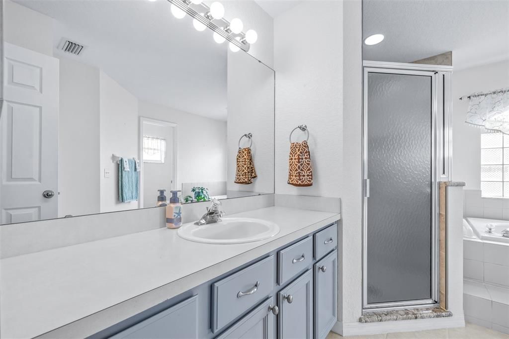 For Sale: $299,500 (2 beds, 2 baths, 1451 Square Feet)