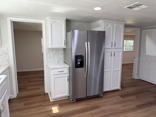 For Rent: $2,300 (3 beds, 1 baths, 1140 Square Feet)