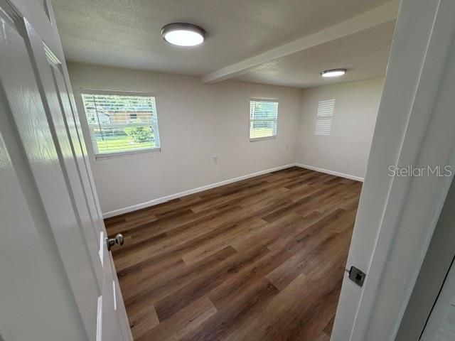 For Rent: $2,300 (3 beds, 1 baths, 1140 Square Feet)
