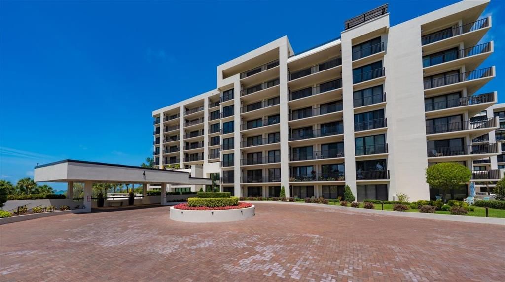 For Sale: $1,499,000 (2 beds, 2 baths, 1844 Square Feet)