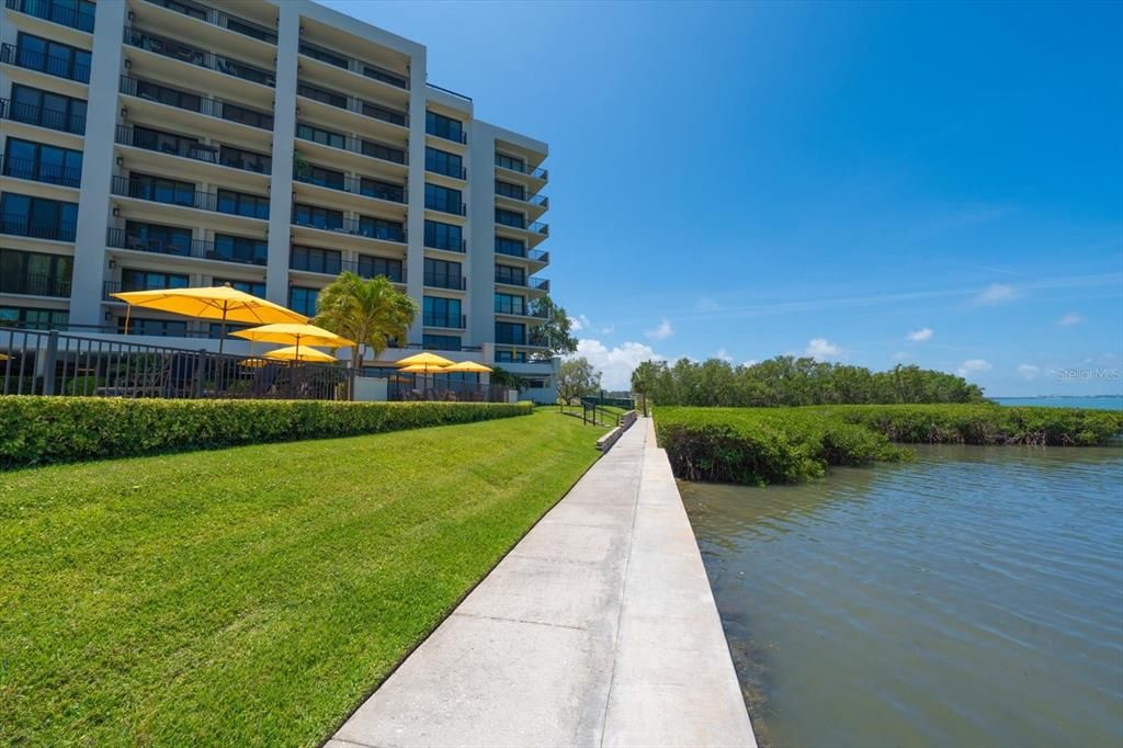 For Sale: $1,499,000 (2 beds, 2 baths, 1844 Square Feet)