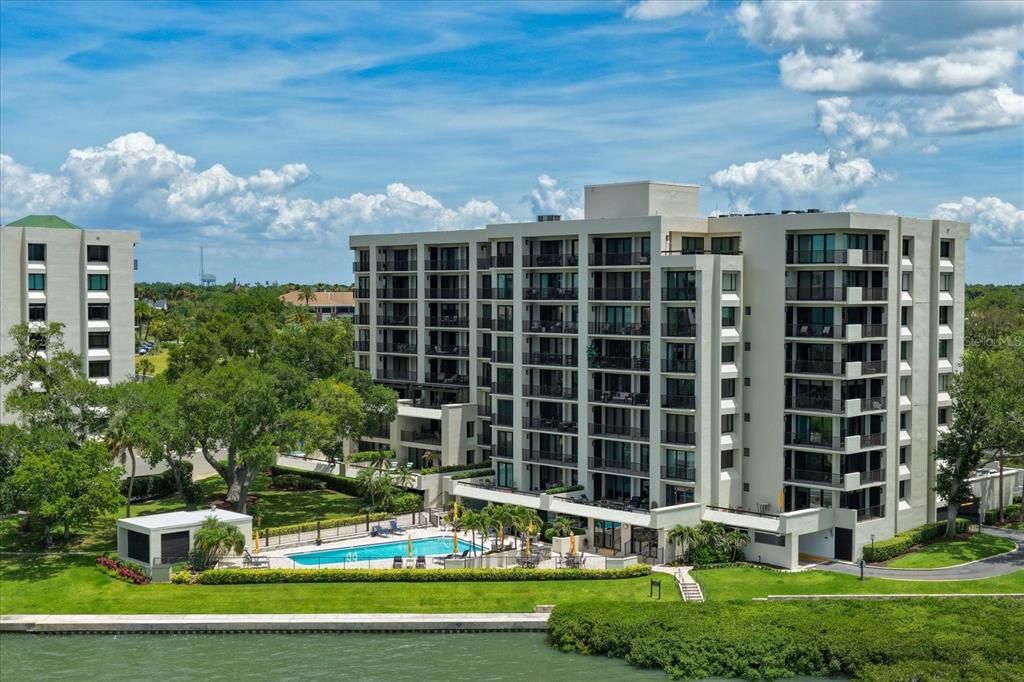 For Sale: $1,499,000 (2 beds, 2 baths, 1844 Square Feet)