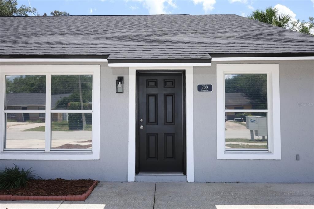 For Rent: $1,950 (3 beds, 2 baths, 1056 Square Feet)