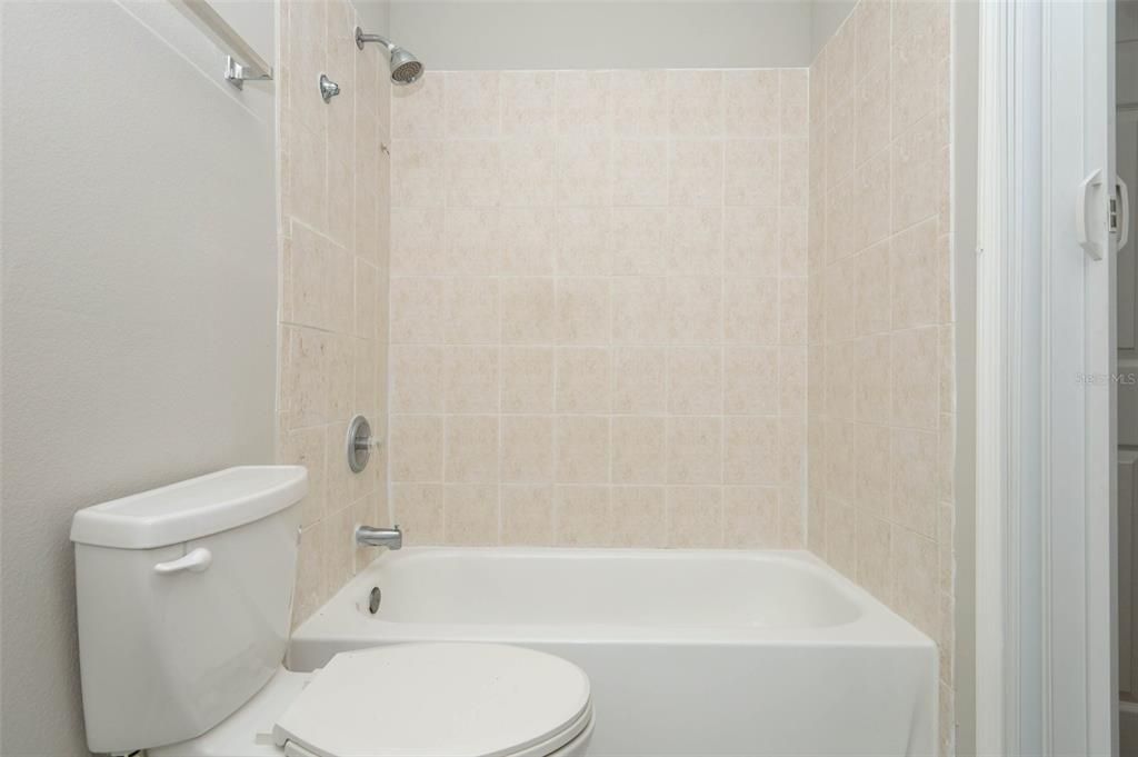 For Rent: $1,950 (3 beds, 2 baths, 1056 Square Feet)