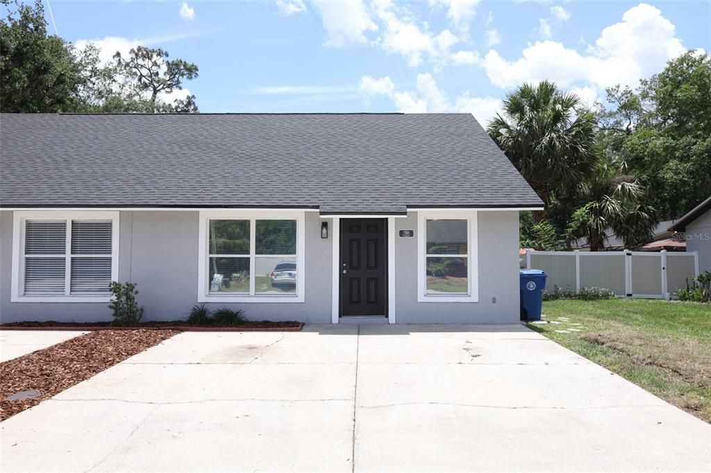 For Rent: $1,950 (3 beds, 2 baths, 1056 Square Feet)