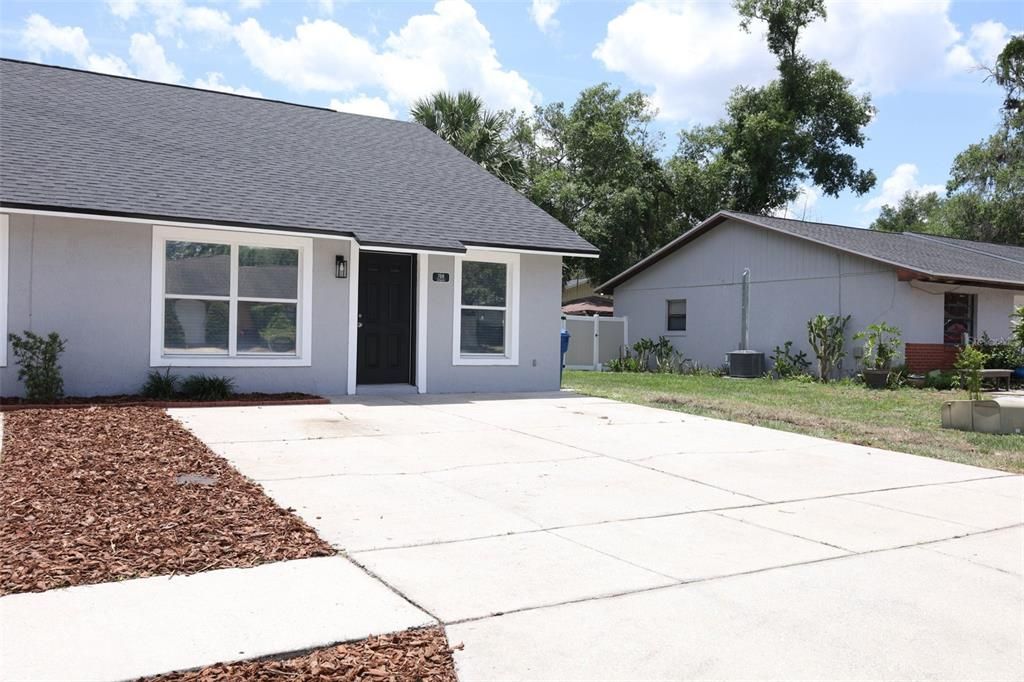 For Rent: $1,950 (3 beds, 2 baths, 1056 Square Feet)