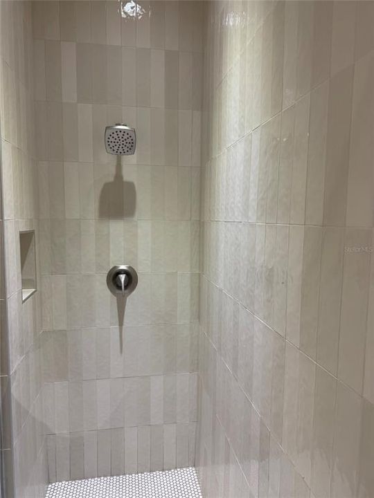 Под контрактом: $3,950 (2 спален, 2 ванн, 1745 Квадратных фут)