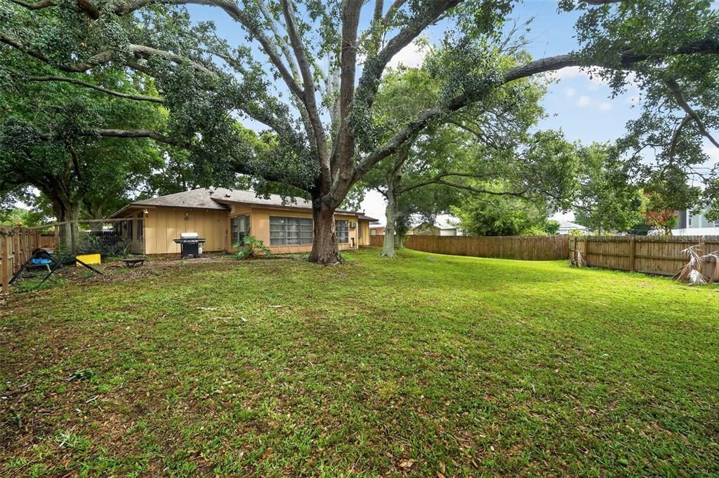 For Sale: $299,000 (3 beds, 2 baths, 2000 Square Feet)