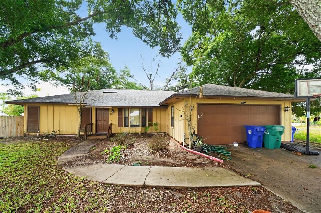 For Sale: $299,000 (3 beds, 2 baths, 2000 Square Feet)