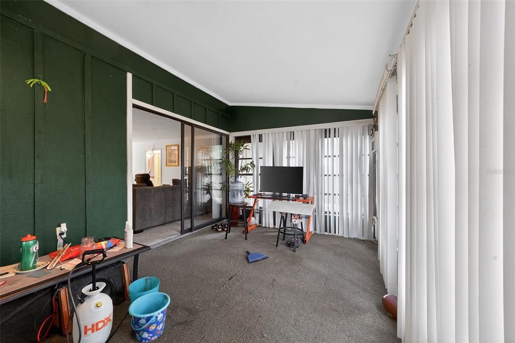 For Sale: $299,000 (3 beds, 2 baths, 2000 Square Feet)