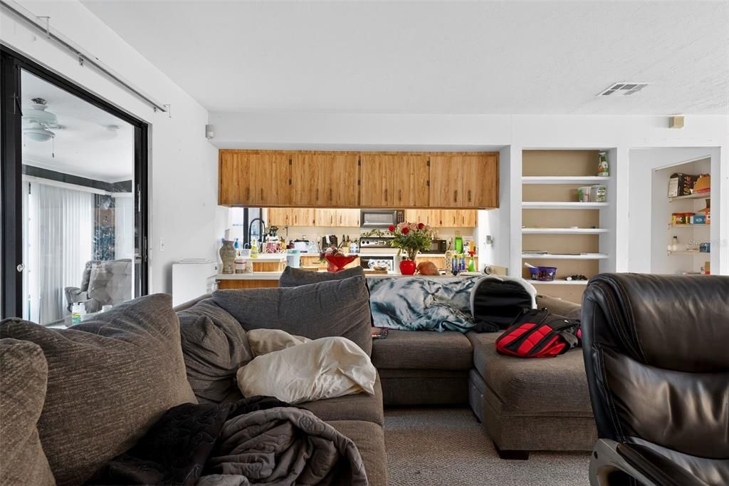For Sale: $299,000 (3 beds, 2 baths, 2000 Square Feet)