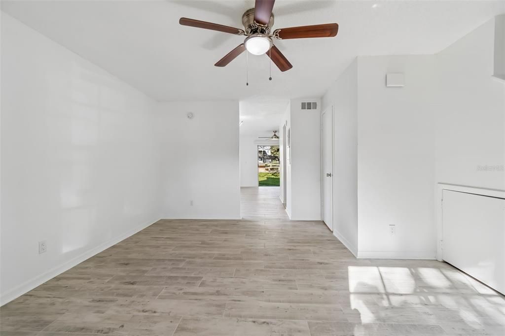 En Venta: $245,000 (3 camas, 2 baños, 1368 Pies cuadrados)