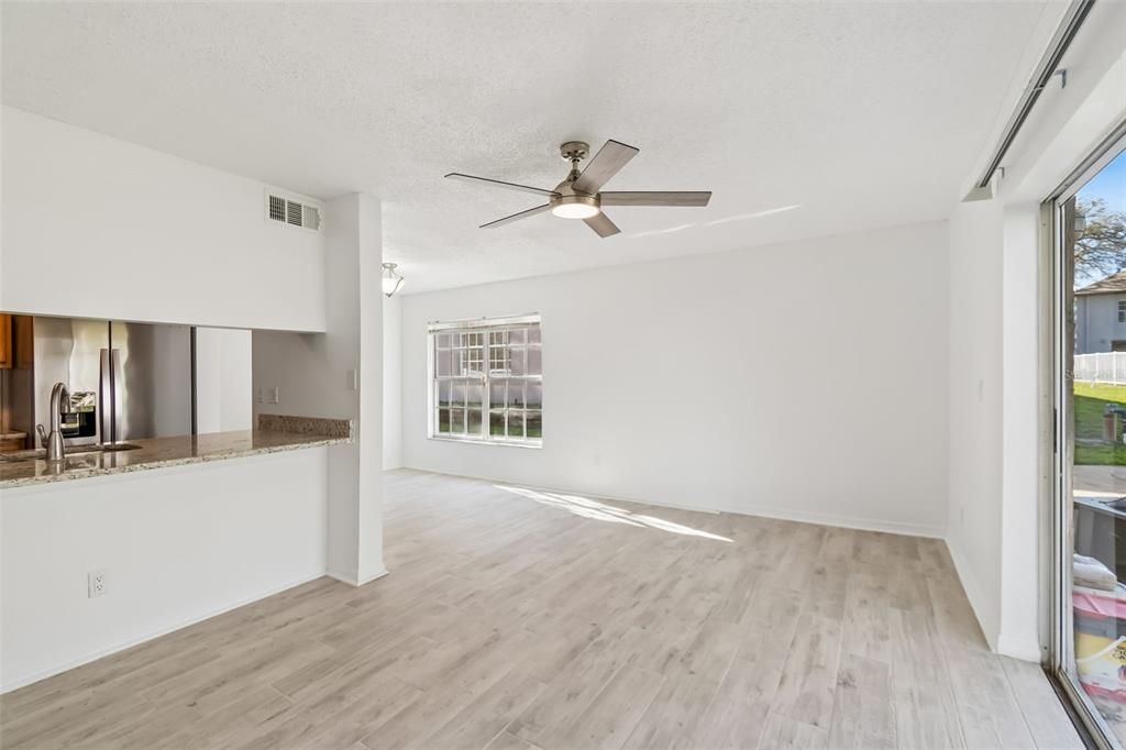 En Venta: $245,000 (3 camas, 2 baños, 1368 Pies cuadrados)