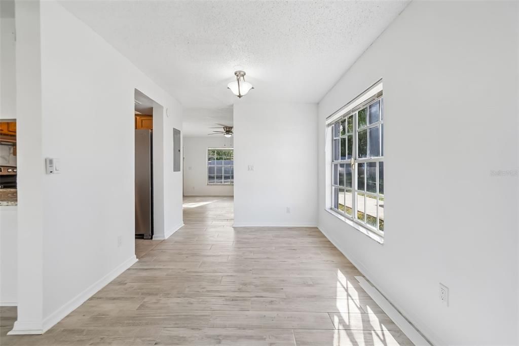 En Venta: $245,000 (3 camas, 2 baños, 1368 Pies cuadrados)