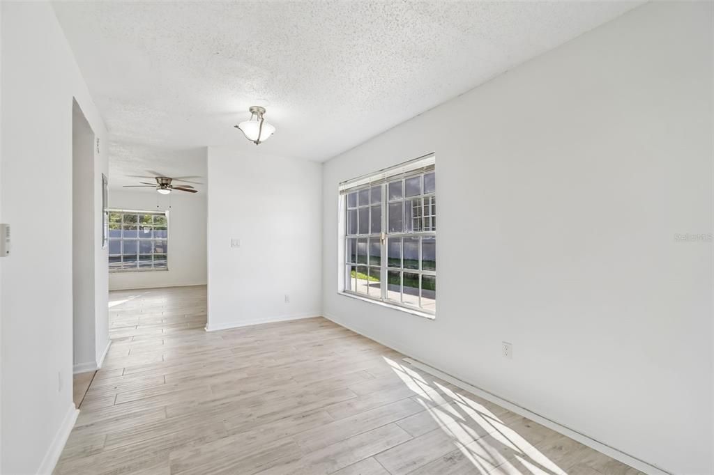 En Venta: $245,000 (3 camas, 2 baños, 1368 Pies cuadrados)