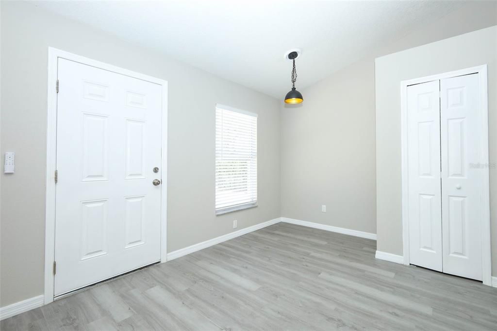 For Rent: $2,100 (3 beds, 2 baths, 1056 Square Feet)