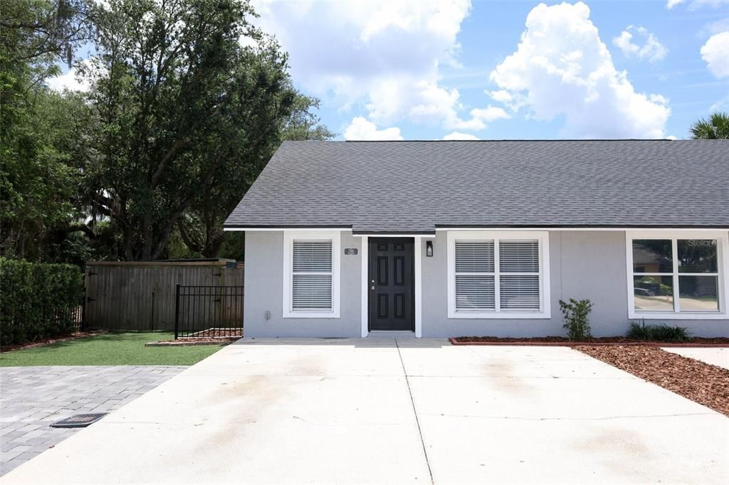 For Rent: $2,100 (3 beds, 2 baths, 1056 Square Feet)