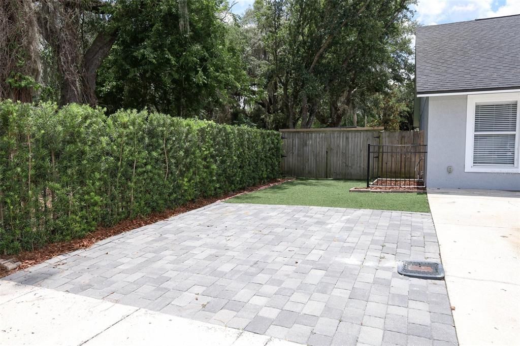 For Rent: $2,100 (3 beds, 2 baths, 1056 Square Feet)