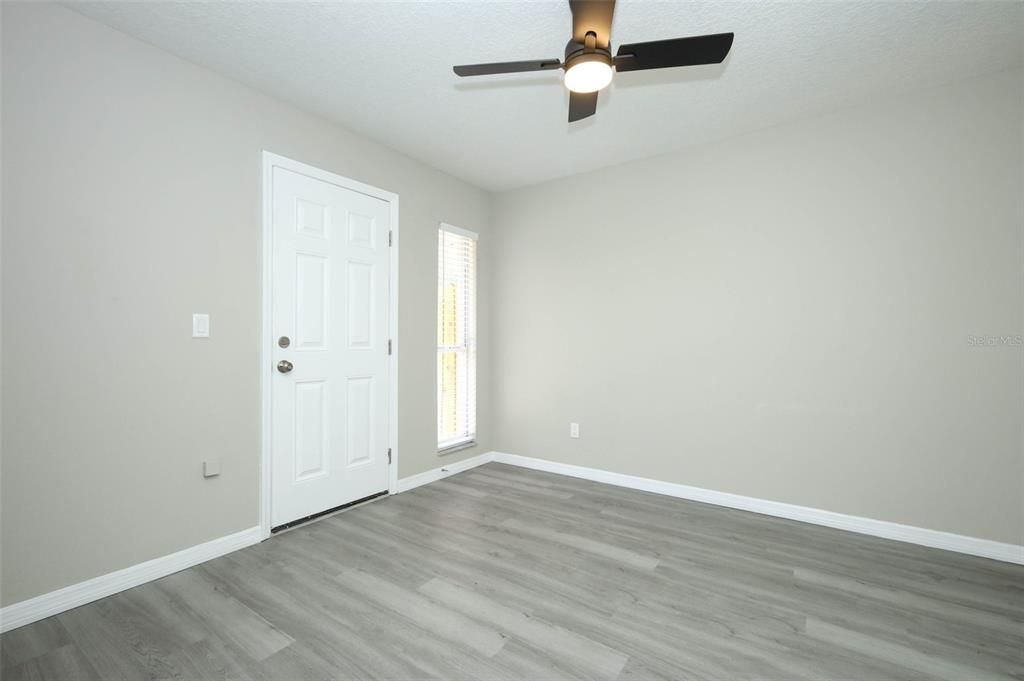 For Rent: $2,100 (3 beds, 2 baths, 1056 Square Feet)
