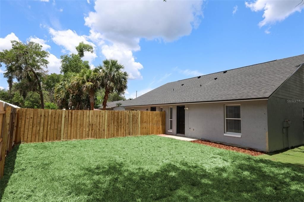 For Rent: $2,100 (3 beds, 2 baths, 1056 Square Feet)
