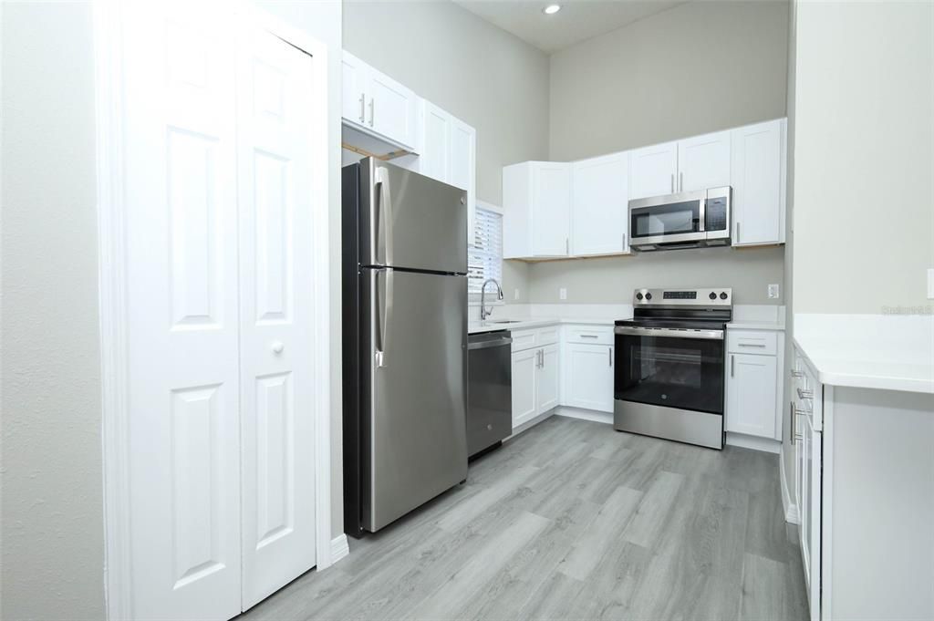 For Rent: $2,100 (3 beds, 2 baths, 1056 Square Feet)