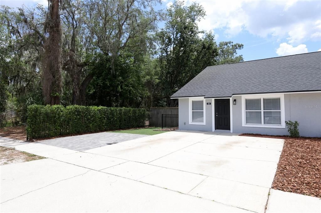 For Rent: $2,100 (3 beds, 2 baths, 1056 Square Feet)