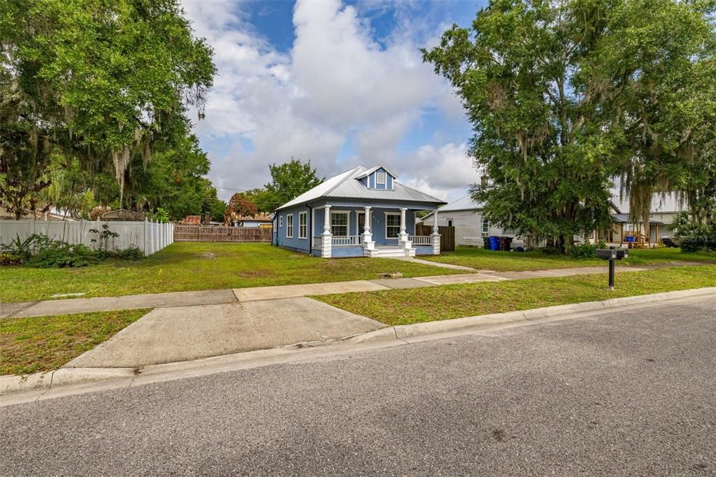Active With Contract: $375,000 (3 beds, 2 baths, 1346 Square Feet)