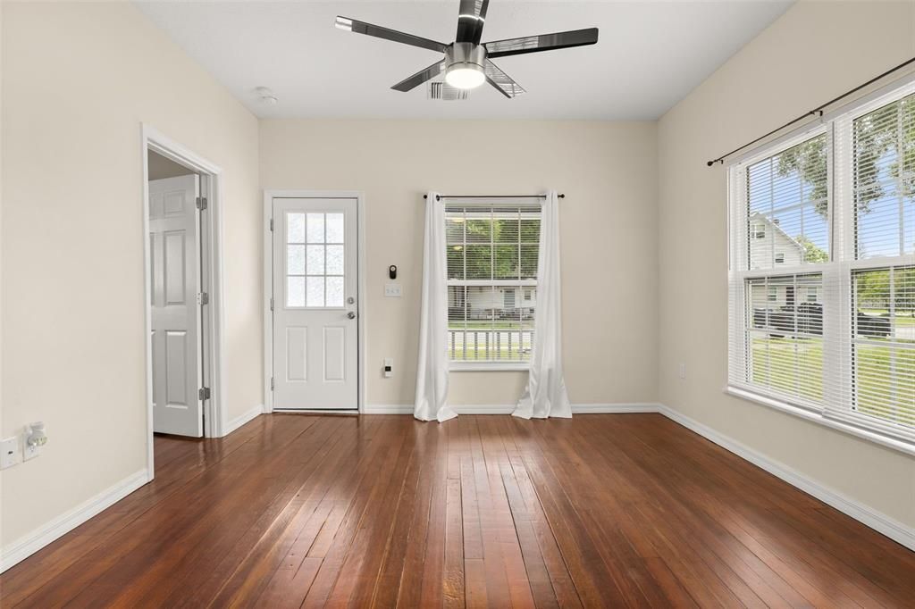 Active With Contract: $375,000 (3 beds, 2 baths, 1346 Square Feet)