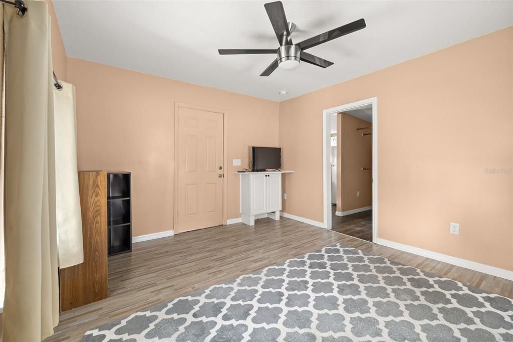 Active With Contract: $375,000 (3 beds, 2 baths, 1346 Square Feet)