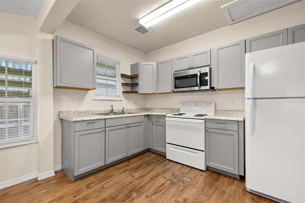 Active With Contract: $375,000 (3 beds, 2 baths, 1346 Square Feet)