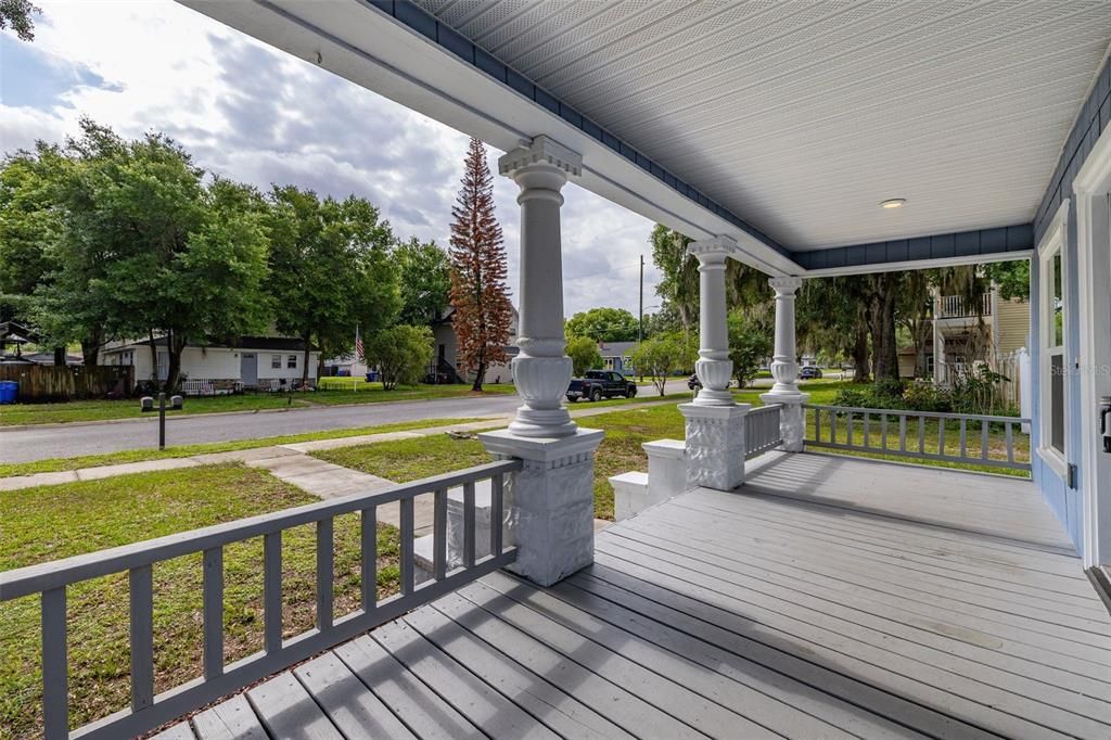 Active With Contract: $375,000 (3 beds, 2 baths, 1346 Square Feet)