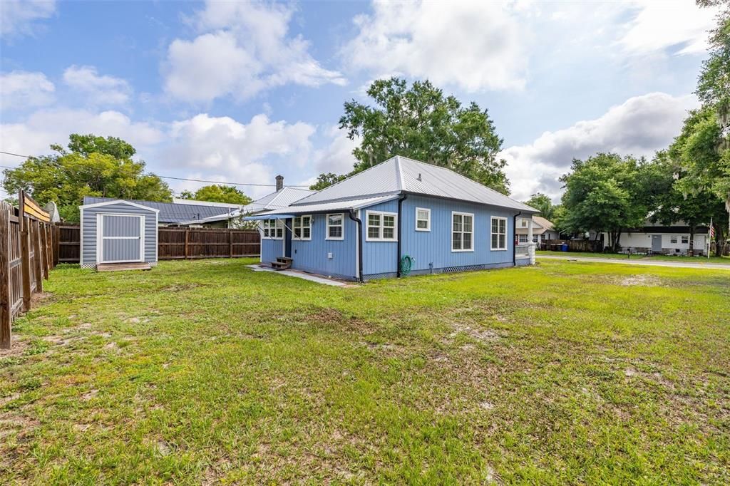 Active With Contract: $375,000 (3 beds, 2 baths, 1346 Square Feet)