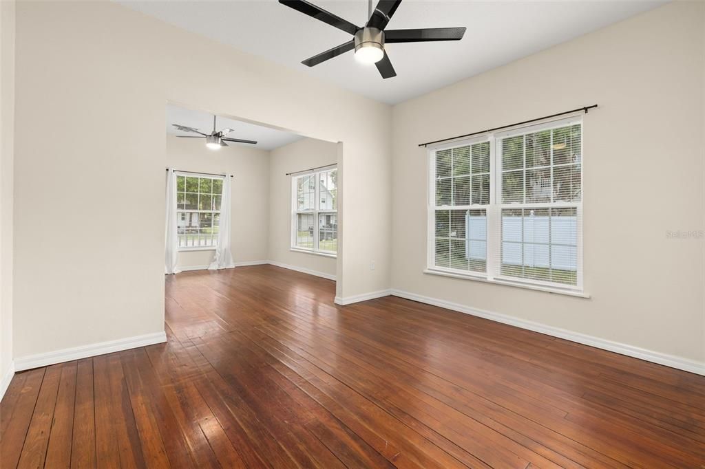 Active With Contract: $375,000 (3 beds, 2 baths, 1346 Square Feet)