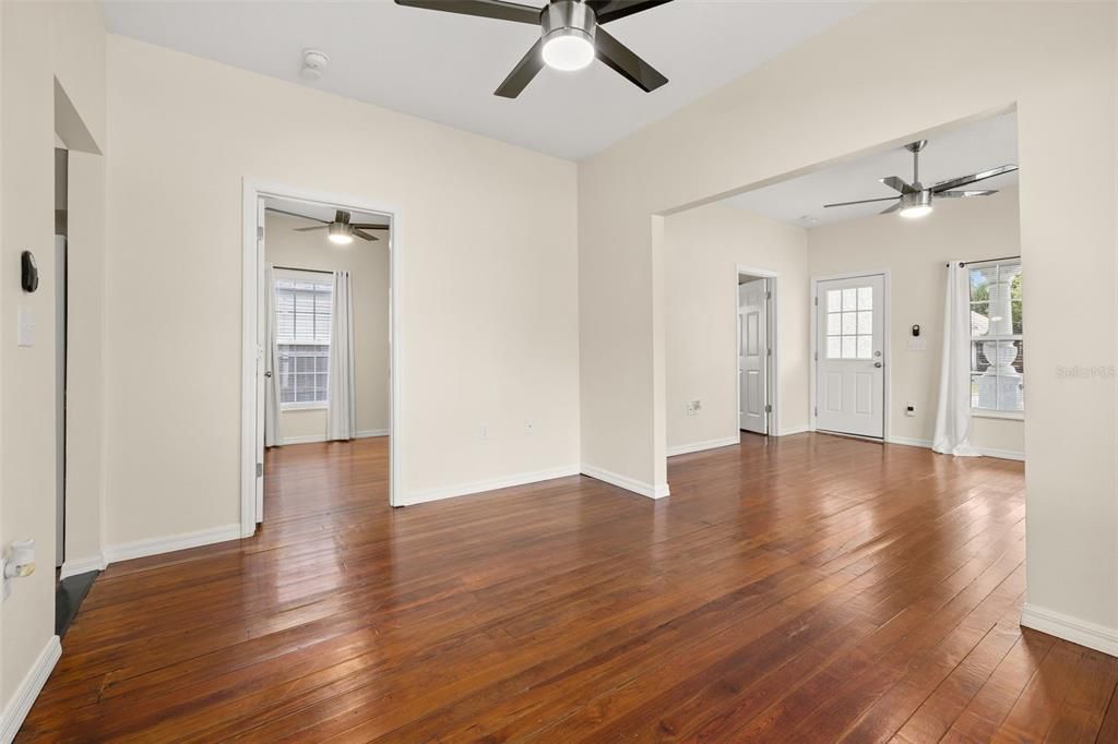 Active With Contract: $375,000 (3 beds, 2 baths, 1346 Square Feet)