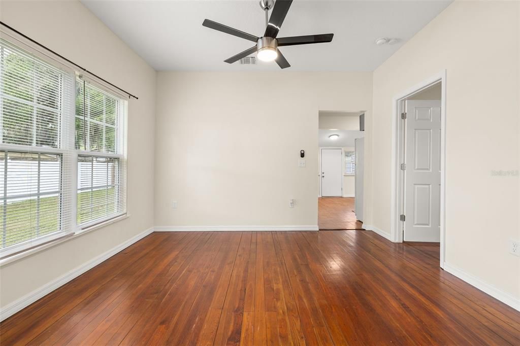Active With Contract: $375,000 (3 beds, 2 baths, 1346 Square Feet)