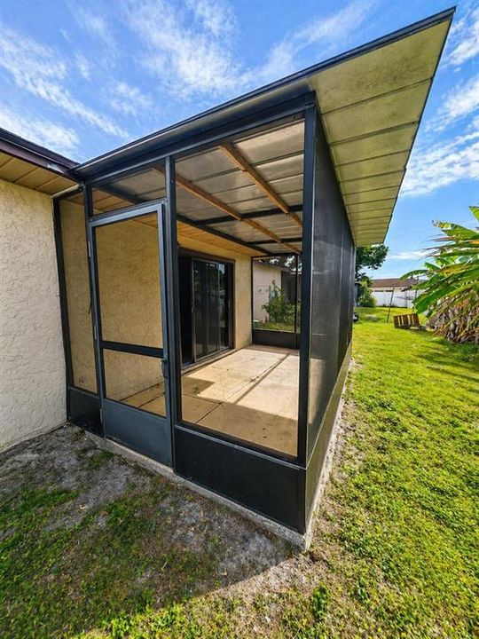 For Rent: $1,600 (2 beds, 1 baths, 784 Square Feet)