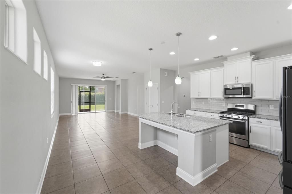 For Sale: $424,900 (3 beds, 2 baths, 2112 Square Feet)