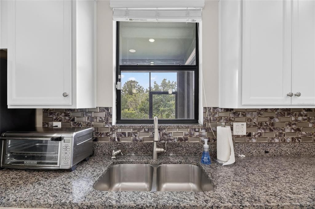 For Rent: $3,400 (5 beds, 3 baths, 2964 Square Feet)