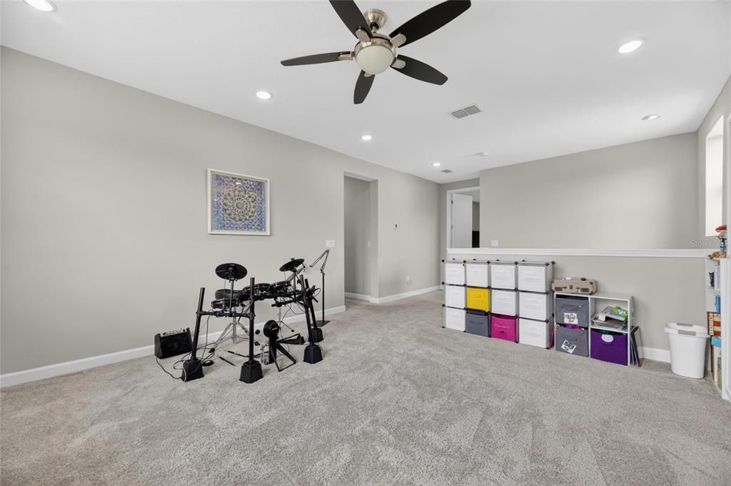 For Rent: $3,400 (5 beds, 3 baths, 2964 Square Feet)