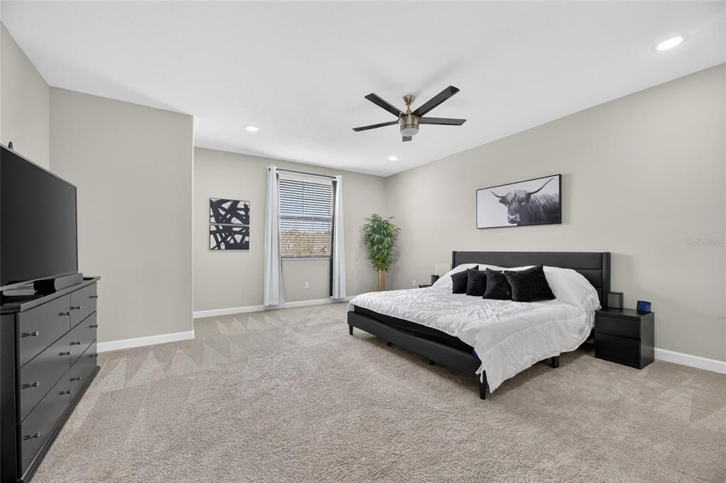 For Rent: $3,400 (5 beds, 3 baths, 2964 Square Feet)