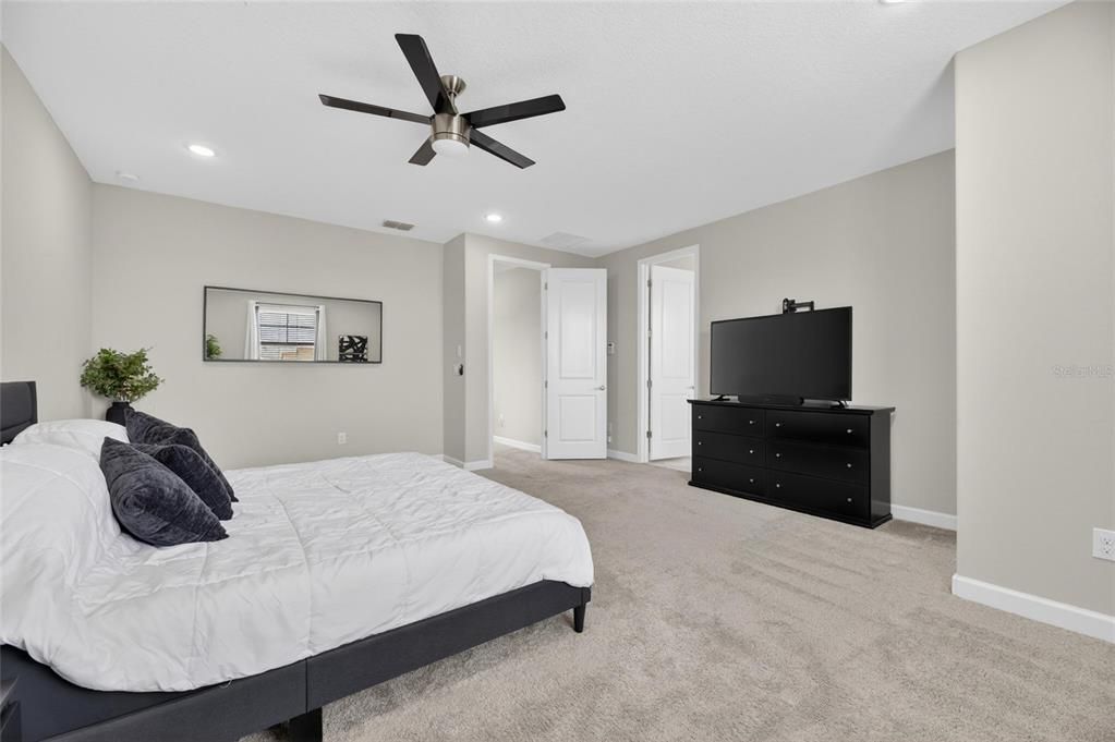 For Rent: $3,400 (5 beds, 3 baths, 2964 Square Feet)