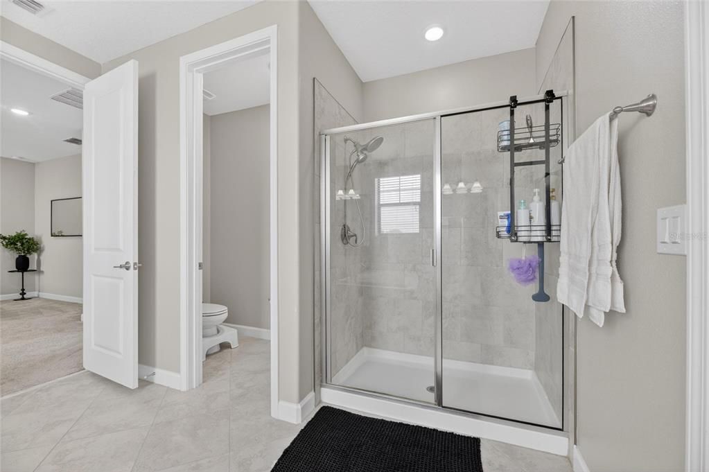For Rent: $3,400 (5 beds, 3 baths, 2964 Square Feet)