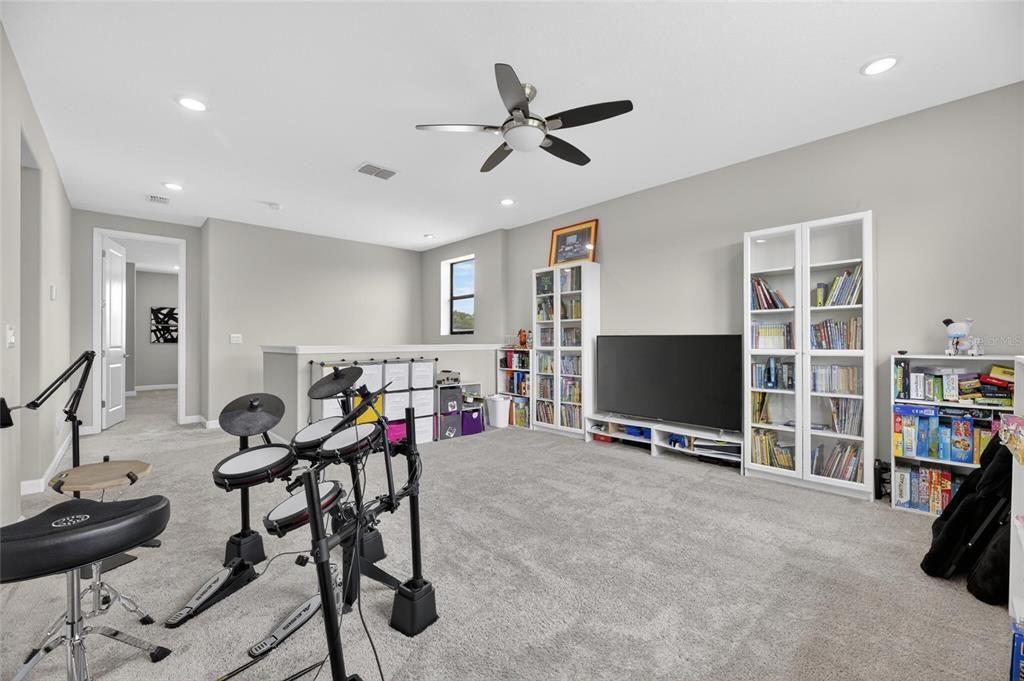 For Rent: $3,400 (5 beds, 3 baths, 2964 Square Feet)